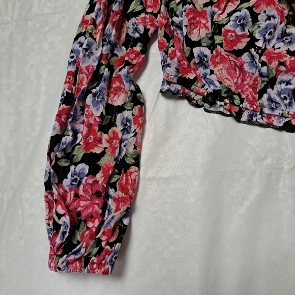 Dynamite Printed Off-the-Shoulder Blouse - Picture 5 of 10